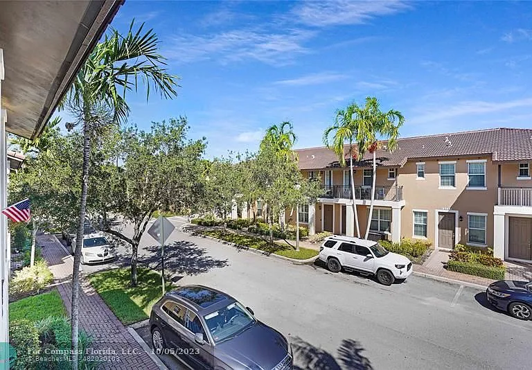 14720 SW 11th St — Photo 43
