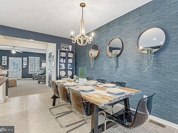 4th image of 12 Beach Walk Ln
