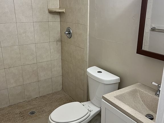4th image of 1464 Holly Heights Dr APT 1