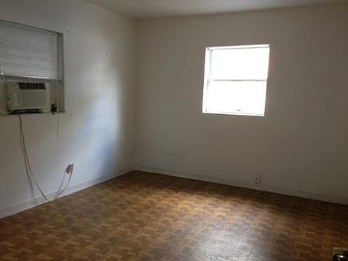5th image of 914 Portage St APT A