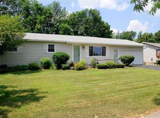 25 Markie Dr W, Rochester, NY 14606