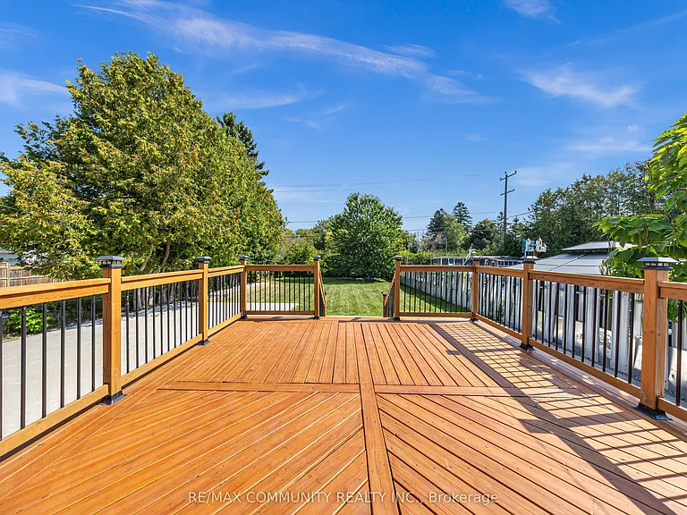 733 Lublin Ave — Photo 13