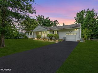 37 Pease Rd, Manalapan, NJ 07726