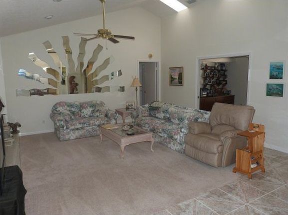 3rd image of 1409 SE Paradise Ave