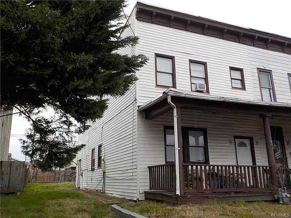 3rd image of 2103 Chicago Ave