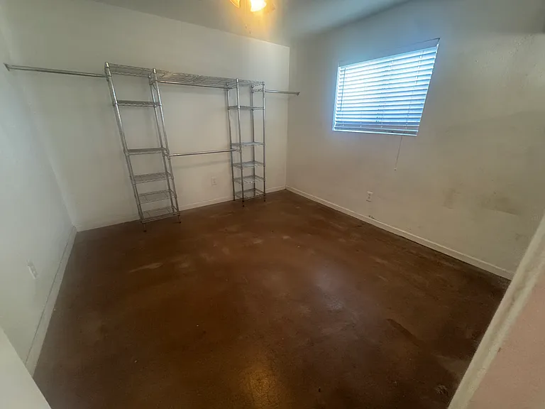 1938 E Mitchell Dr #2 — Photo 2