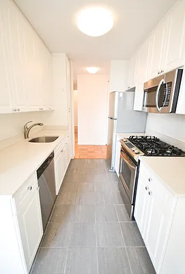 Rented by Olnick Organization | media 11