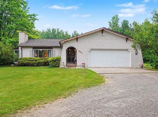 2336 Cody Estey Rd, Rhodes, MI 48652