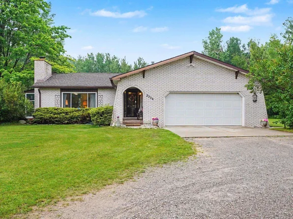 2336 Cody Estey Rd, Rhodes, MI 48652