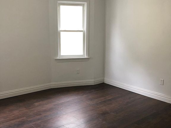 3rd image of 94 Hatfield Pl