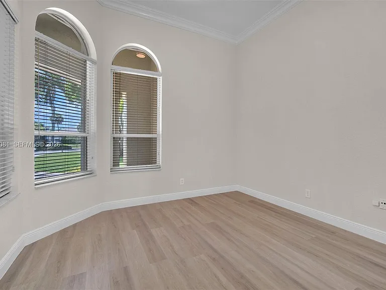 16310 Paddock Ln — Photo 23