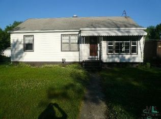 660 Chippewa St, Mount Clemens, MI 48043