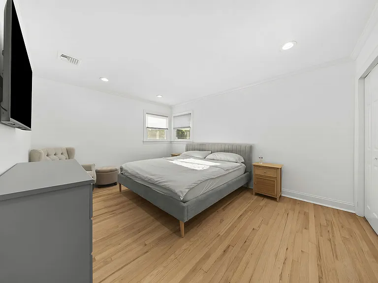 62 Sycamore Rd — Photo 23