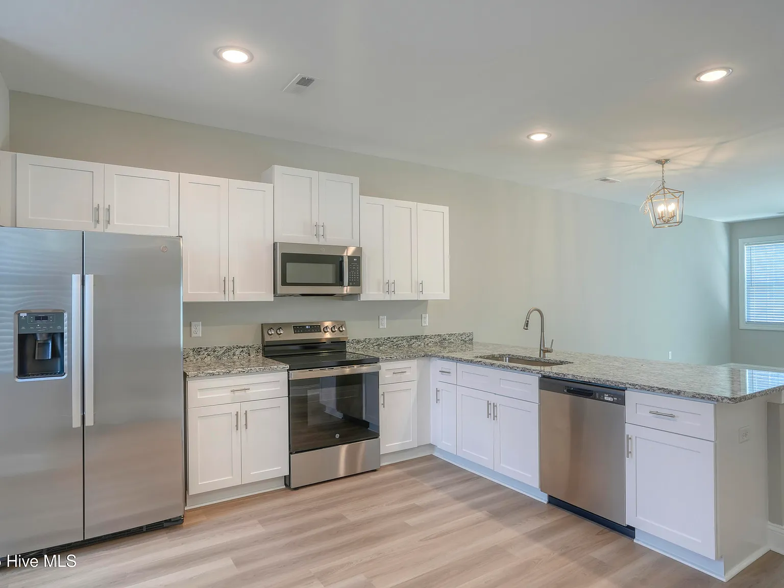 2 bed, 2.5 bath, 1432 sqft, $1,550 — Photo 4