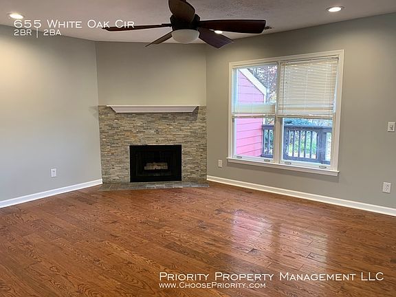 3rd image of 655 White Oak Cir
