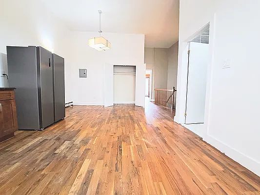 2nd image of 1077 Halsey St APT 2