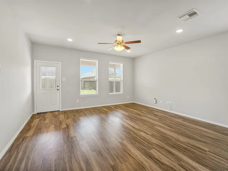 8506 Lagosta Ln — Photo 12