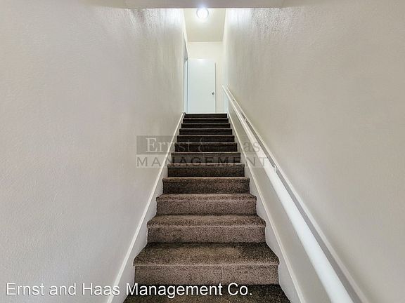 3rd image of 706 E Burnett St #10888718