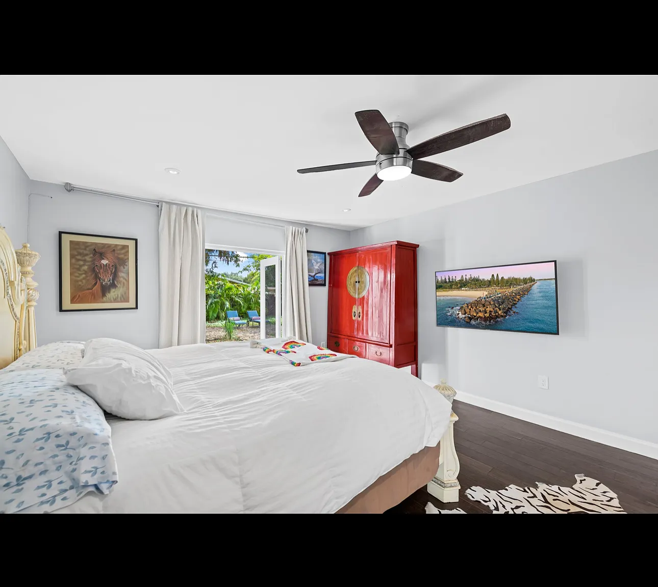 4 bed, 1384 sqft, $3,995 — Photo 3