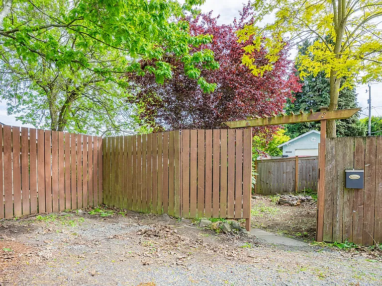 4837 40th Ave SW — Photo 29