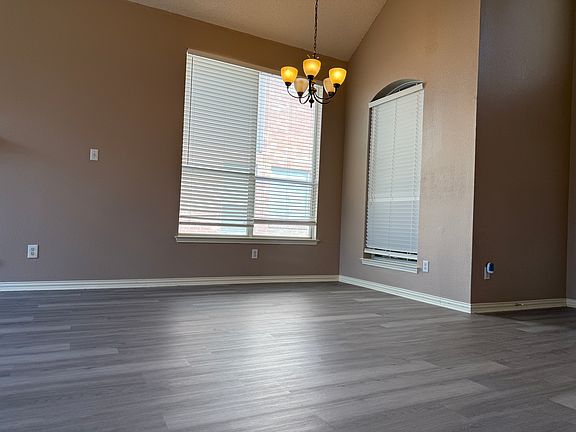 4th image of 3921 Bexhill Dr