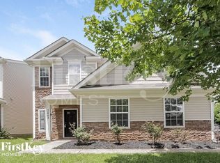 2402 Cairns Mill Ct, Charlotte, NC 28269