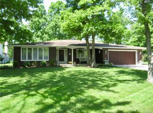 174 Fernwood Ln, Grand Island, NY 14072