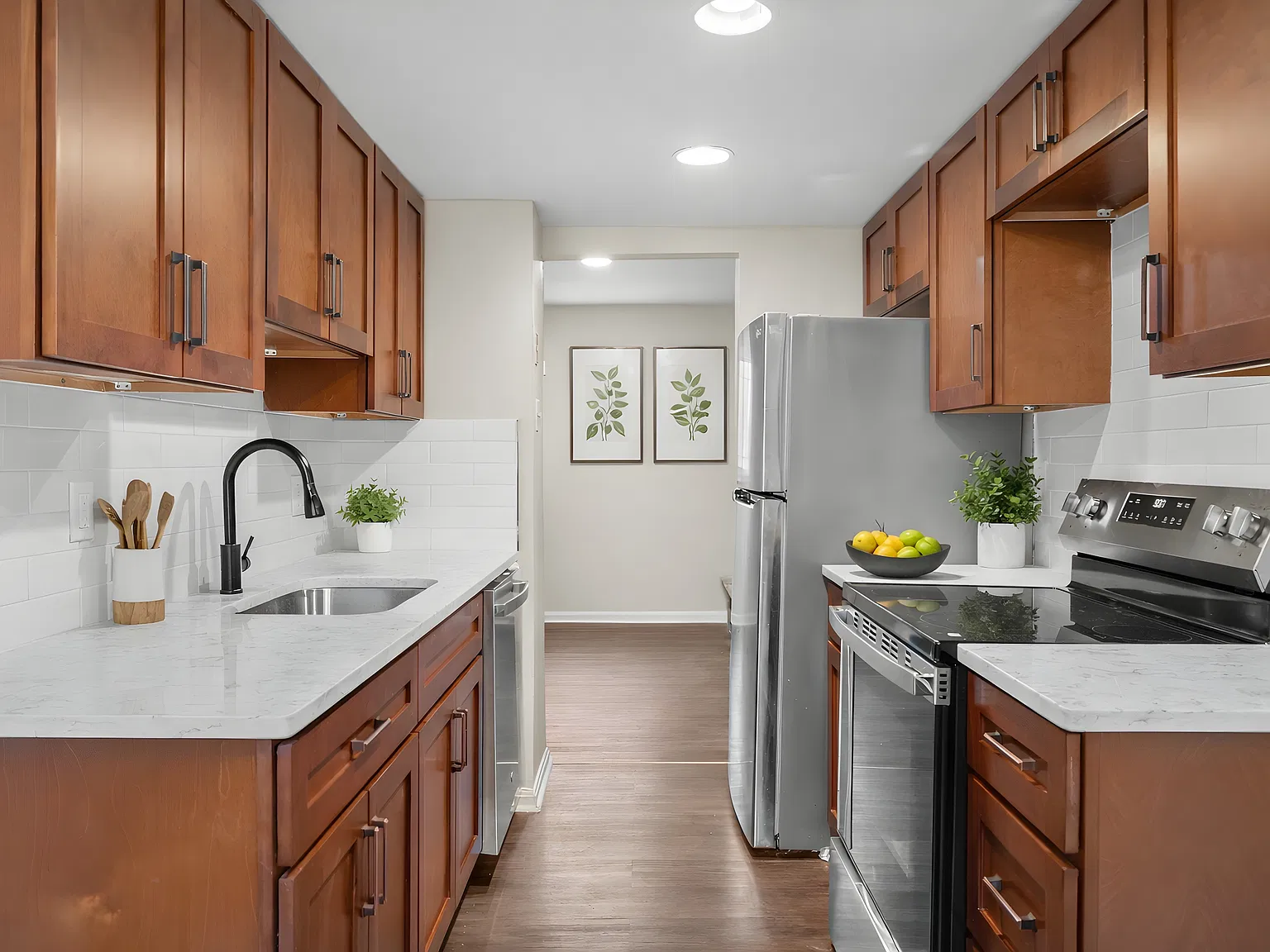 3 bed, 2.5 bath, 1860 sqft, $3,400 — Photo 2