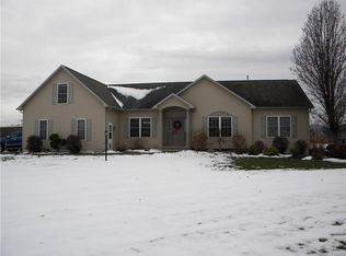 8853 Van Hoesen Rd, Clay, NY 13041