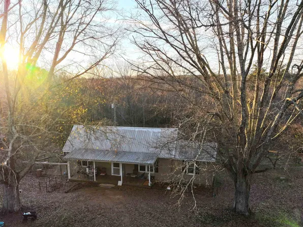 655 Reavesville Rd, Bowdon, GA 30108