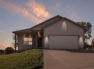 4908 S Hocker Rd, Kansas City, MO 64136