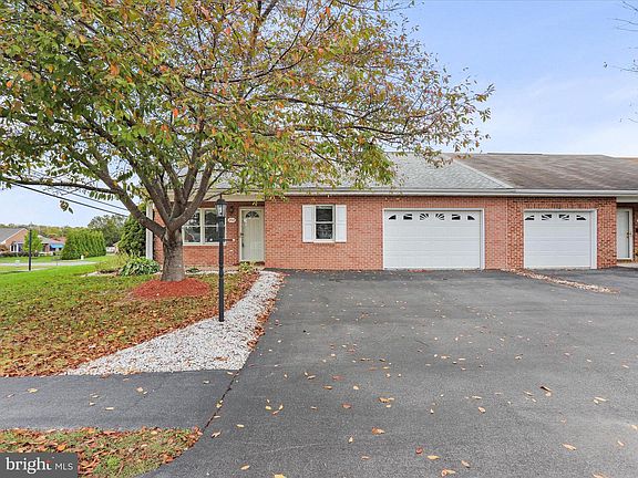 2nd image of 202 S Fork Dr