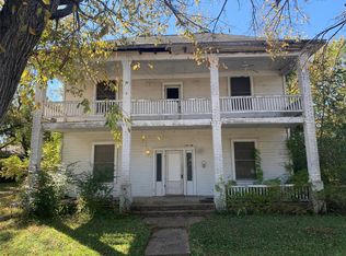 408 E Tarrant St, Bowie, TX 76230