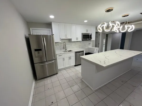 13431 Marble Rock Dr, Chantilly, VA 20151