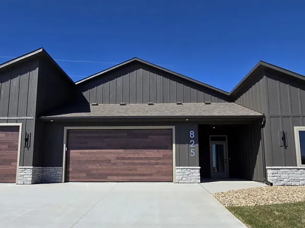 825 N Sylvan Dr, Sioux Falls, SD 57110