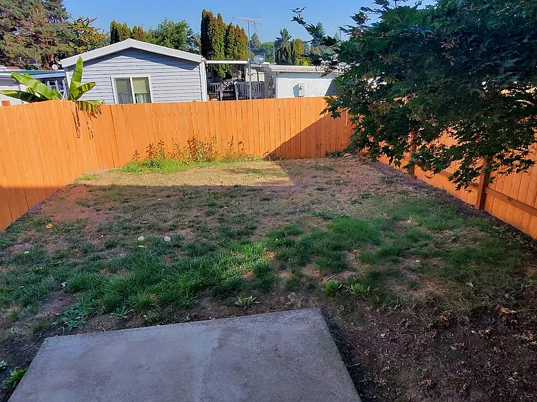 4137 Geranium Loop NE — Photo 5