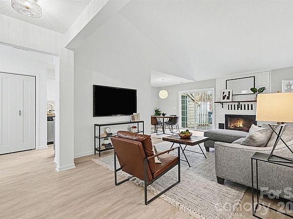 4th image of 1047 Sardis Cove Dr