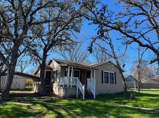 1015 4th St, Kerrville, TX 78028
