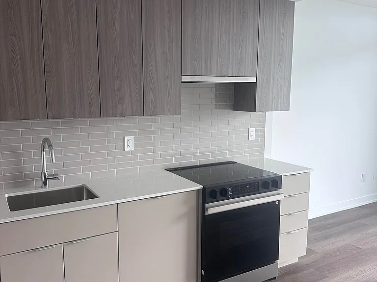 2075 Lakeshore Rd #2211 — Photo 1