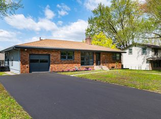 2843 Churchill St, Roseville, MN 55113