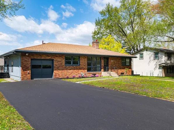 2843 Churchill St, Roseville, MN 55113
