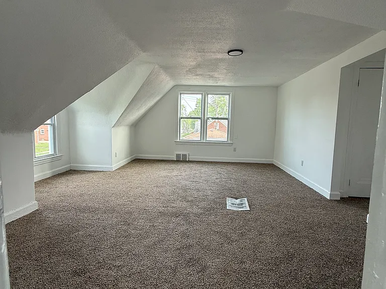 14974 Sussex St — Photo 5
