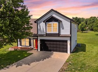 10908 N Donnelly Ct, Kansas City, MO 64157