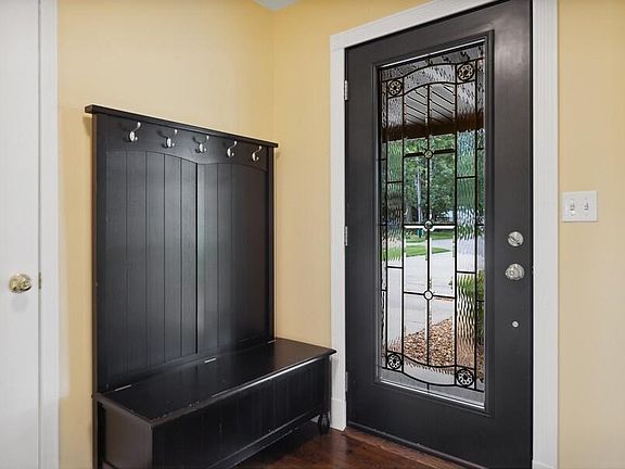 5th image of 1607 Karen Ct