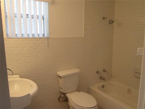 5th image of 2538 Bayside Dr S