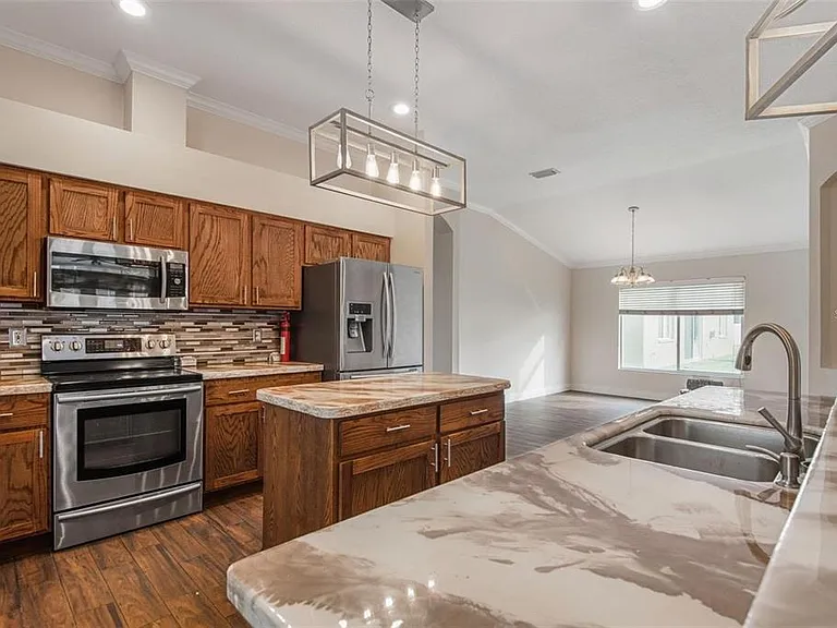 4007 Harbor Lake Dr — Photo 13