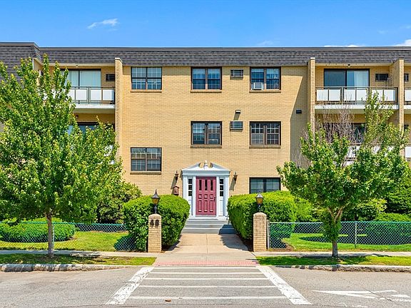 3rd image of 48 Bigelow Ave APT 28