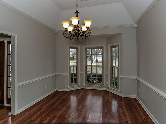 4th image of 651 Wood Valley Dr