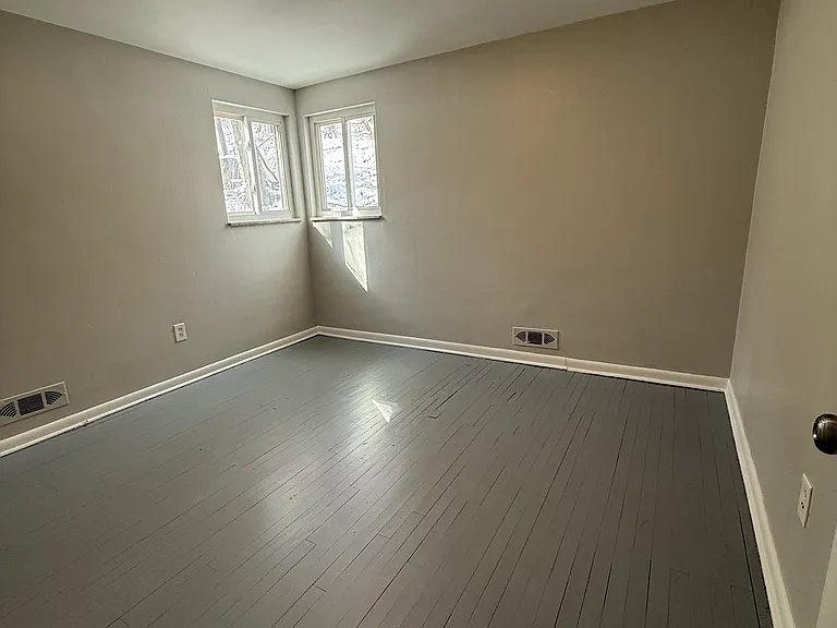 450 Dawes St — Photo 11