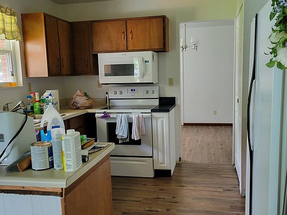5th image of 730 Bayberry Dr